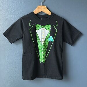 St Patrick’s Day tee Youth Black Short Sleeved Tee Shirt kids small size 6 7